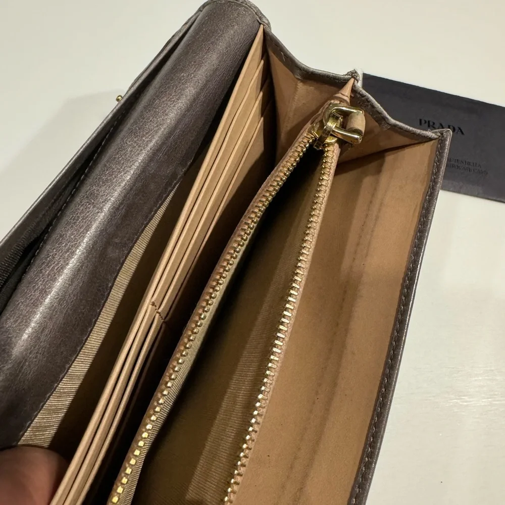 Prada distressed leather long wallet - Picture 8 of 11